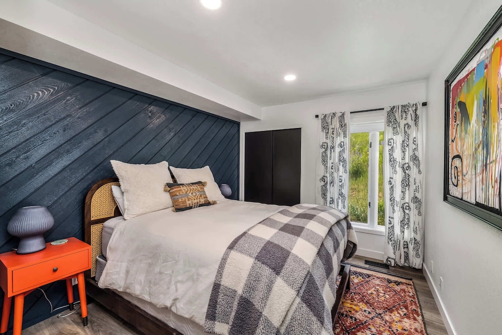 Ridgepoint Retreat Mountain Escape for 8 w/ Resort Amenities