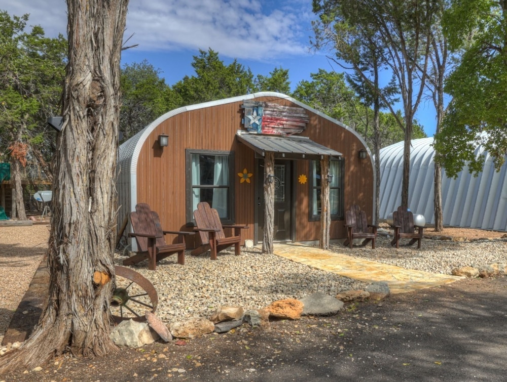 Terracotta Oasis - Wimberley for 30 Guests