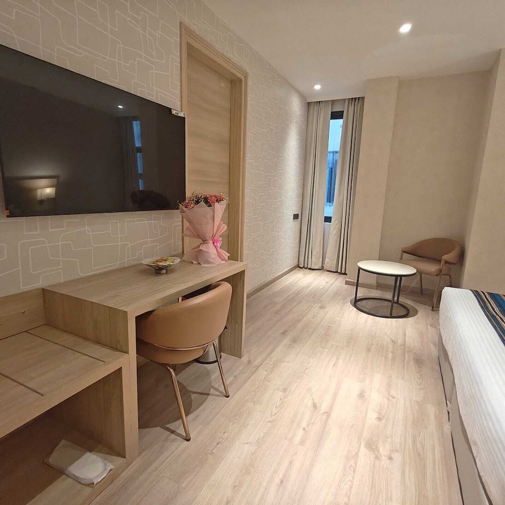 Bluestone Prime by The Cosy Hotels