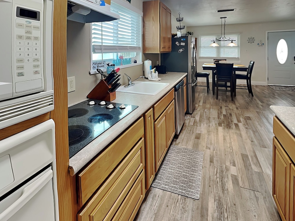 John Silver Cottage by Ryson Vacation Rentals