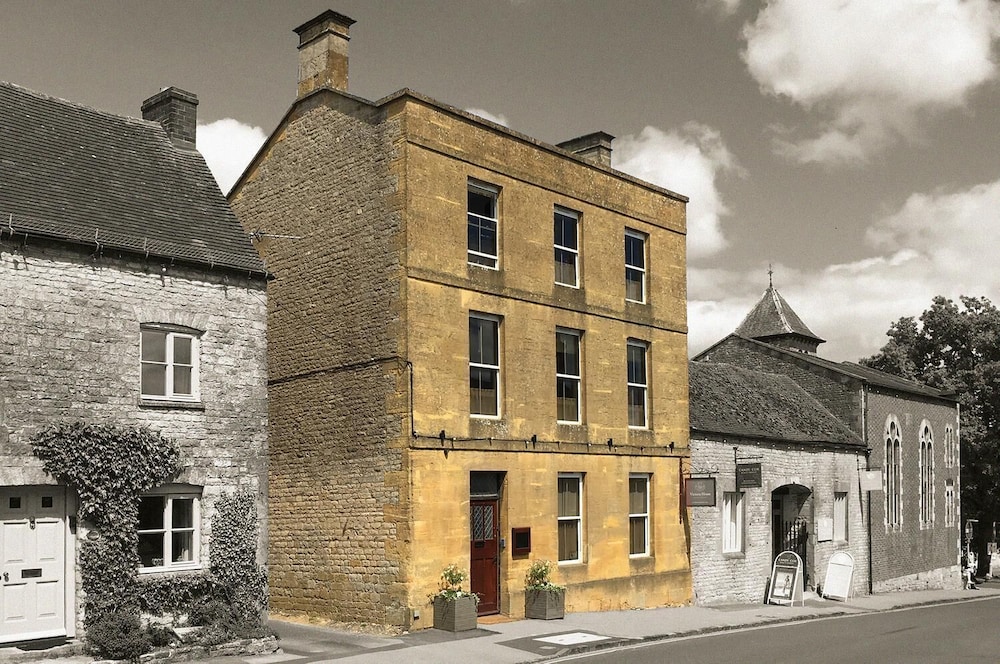 Victoria House Stow