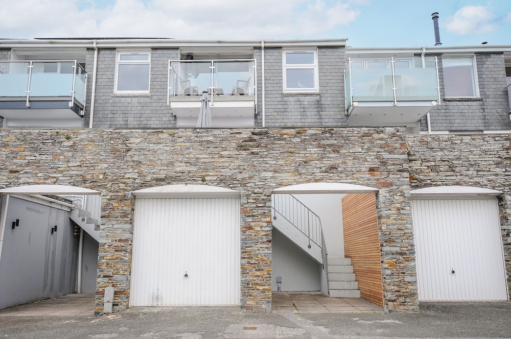 Slipway 16
