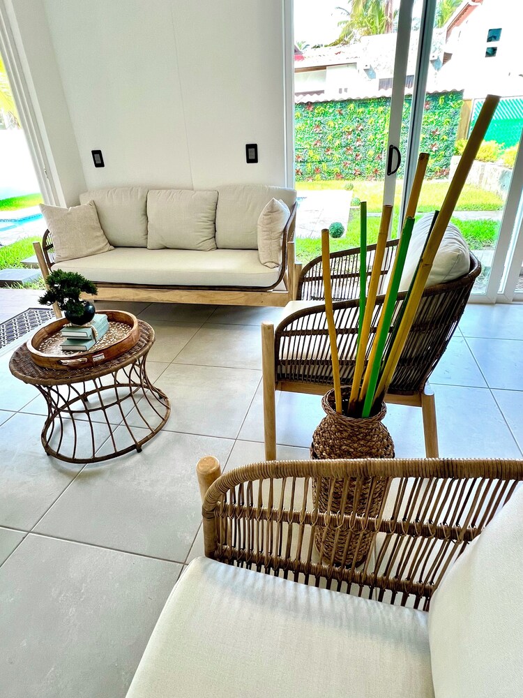 Oceanfront Villa in Amatecampo Beach