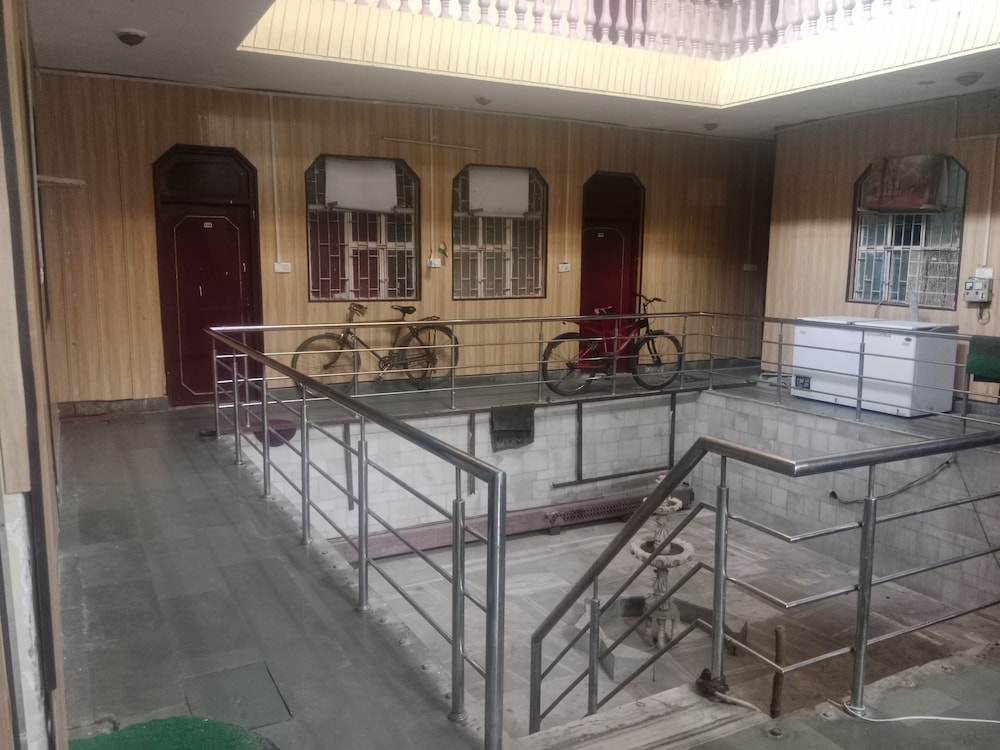 Raj Home Stay Near Taj Mahal