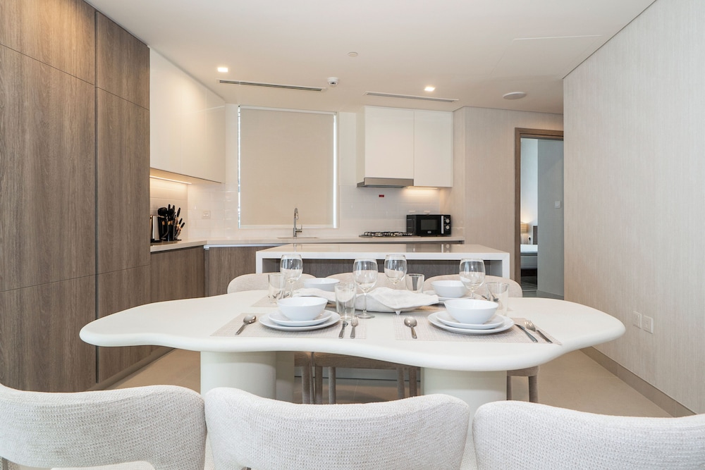 Experience 2BR Luxury Living  LIV Marina