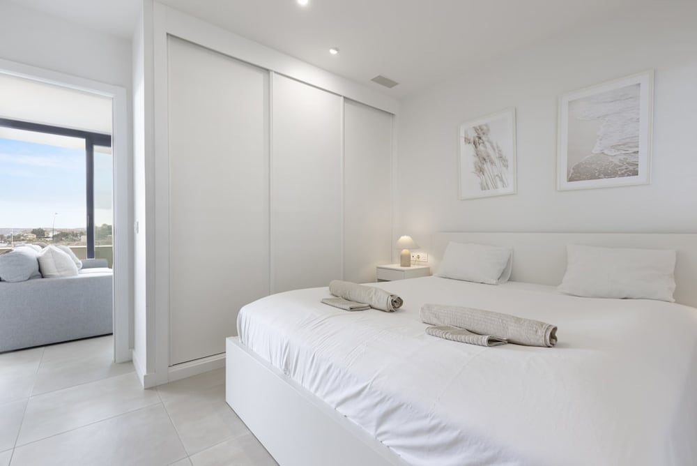 Elegant Luxury Suite With Terrace in Higueron