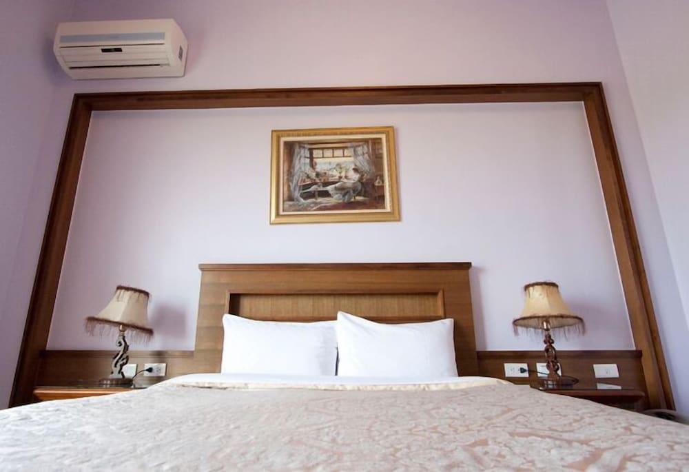 Aurora B&B