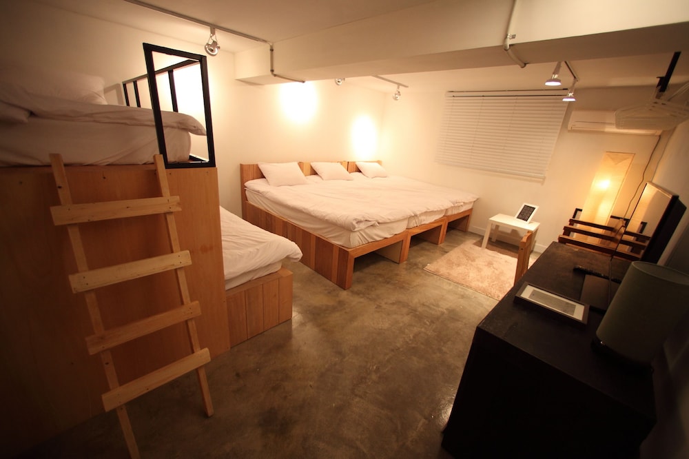 House740