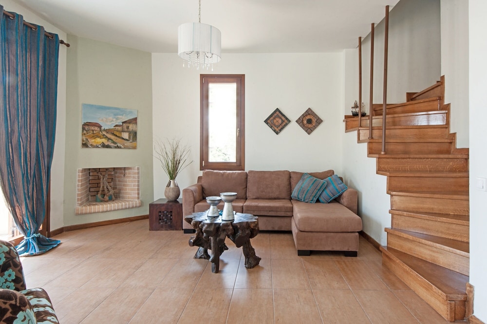 Poikilma Alonissos Villas