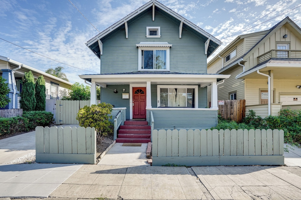 Oakland Group Retreat: Historic Home Near Downtown