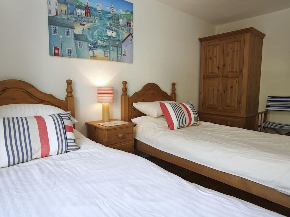 Armada Cottage view 5
