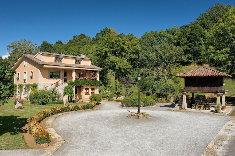 Casa Rural Santu Colás