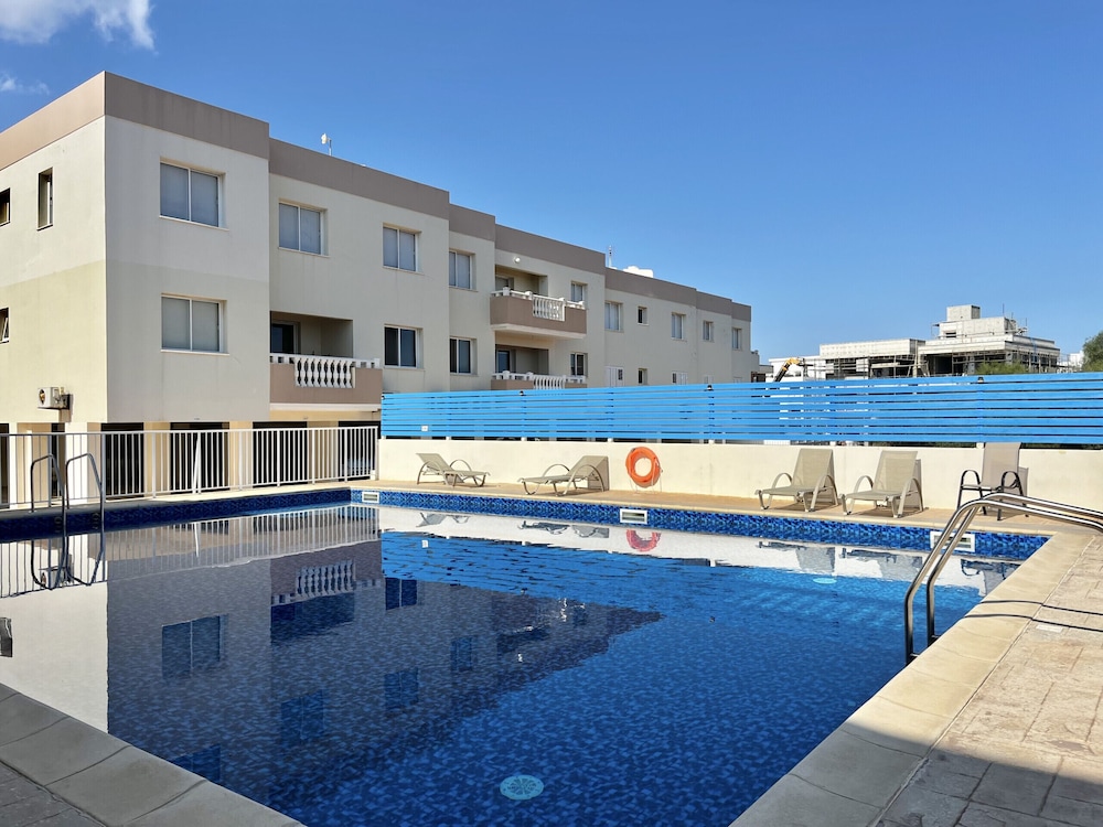 41 KAP - Stay Paradise Apartment