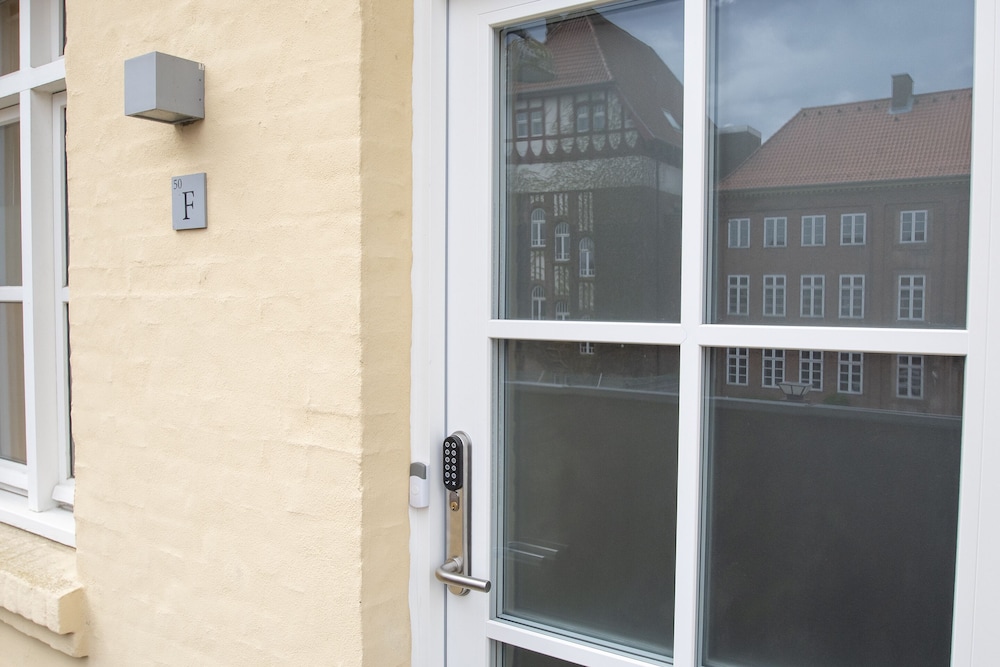 Stylish two floor Deluxe Apartment view 4