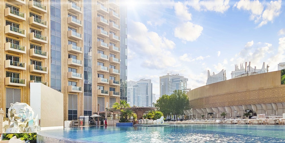 LUX The JW Marina Studio