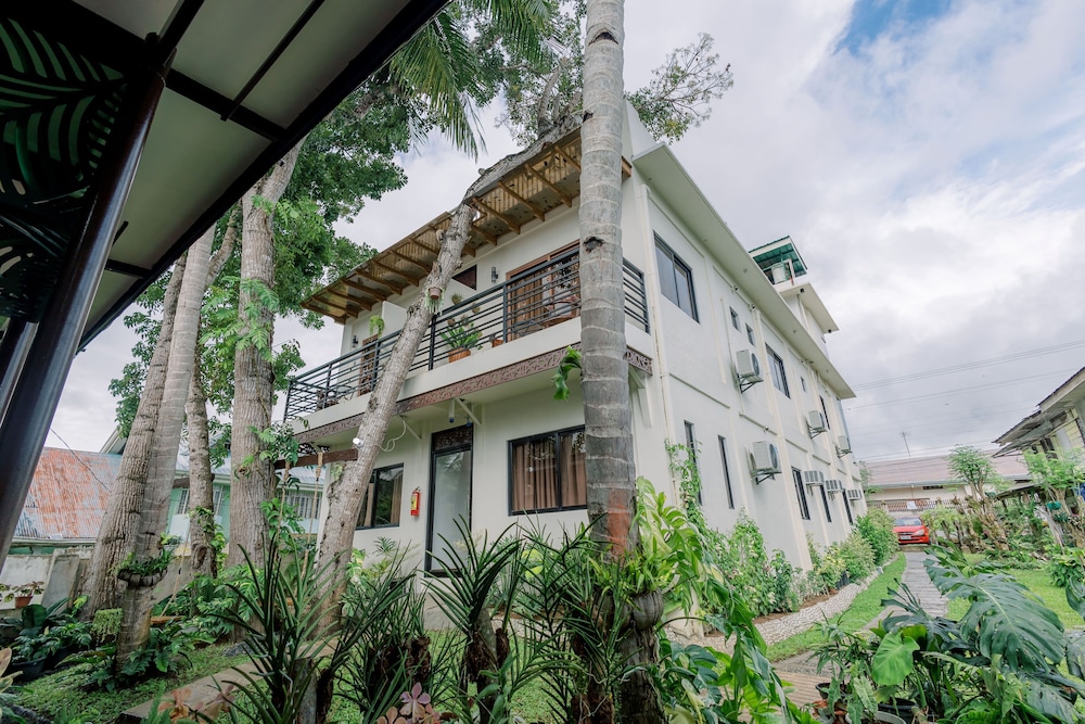 LOBOC RIVERSIDE INN and RESTAURANT