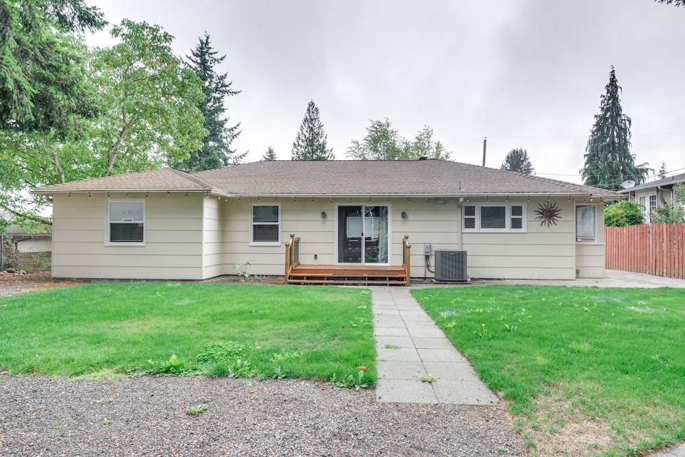 Tacoma Vacation Rental w/ Outdoor Fireplace - Property Image 6
