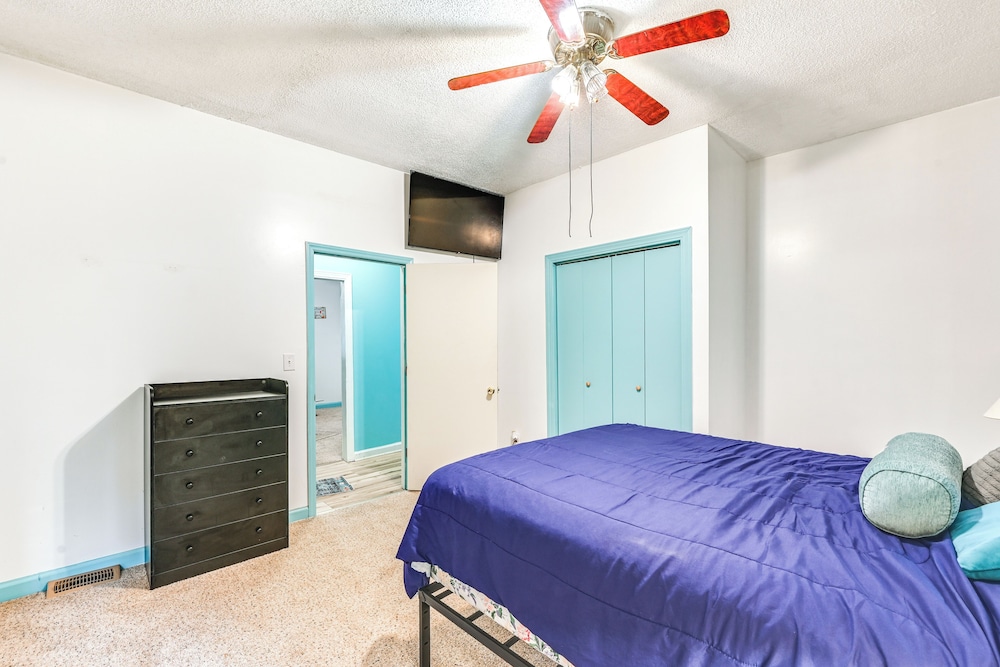 1 Mi to Stadium: Home w/ Porch in Greenville!