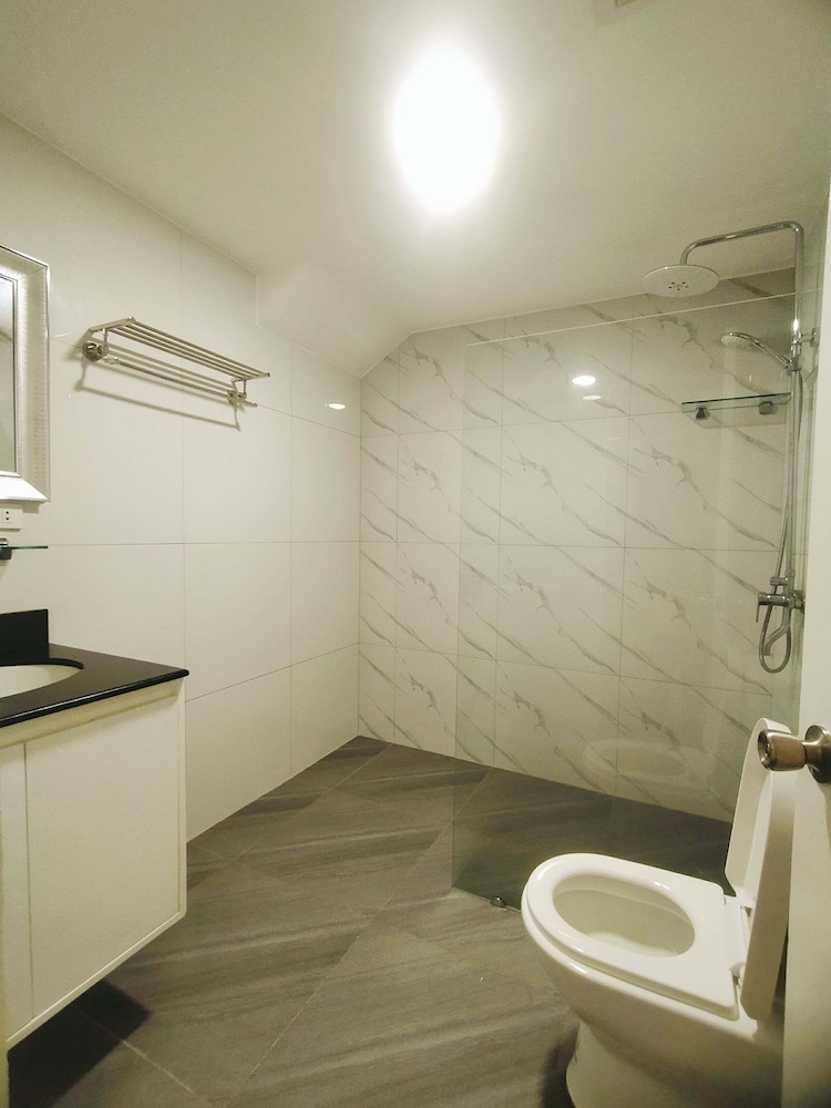 Kandi Suites 2BR with private Jacuzzi