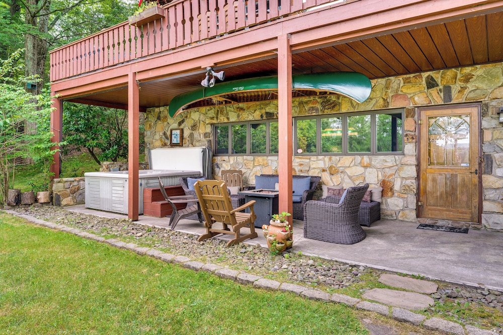 Dock & Hot Tub: Scenic Beech Mountain Lakes Gem!