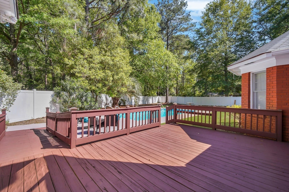 Pool House - Close to Georgia Southern view 2