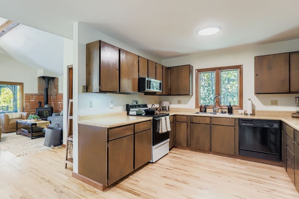 Rollinsvilla 3 Bedroom Home