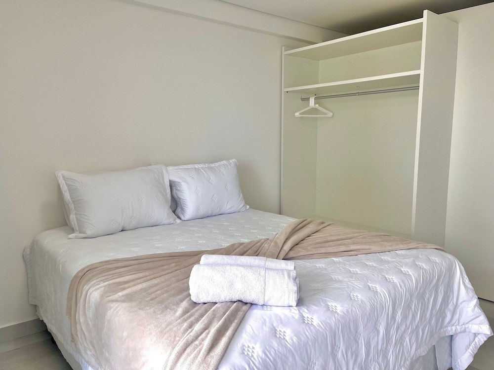 Hyde Park OCEANVIEW - by Living