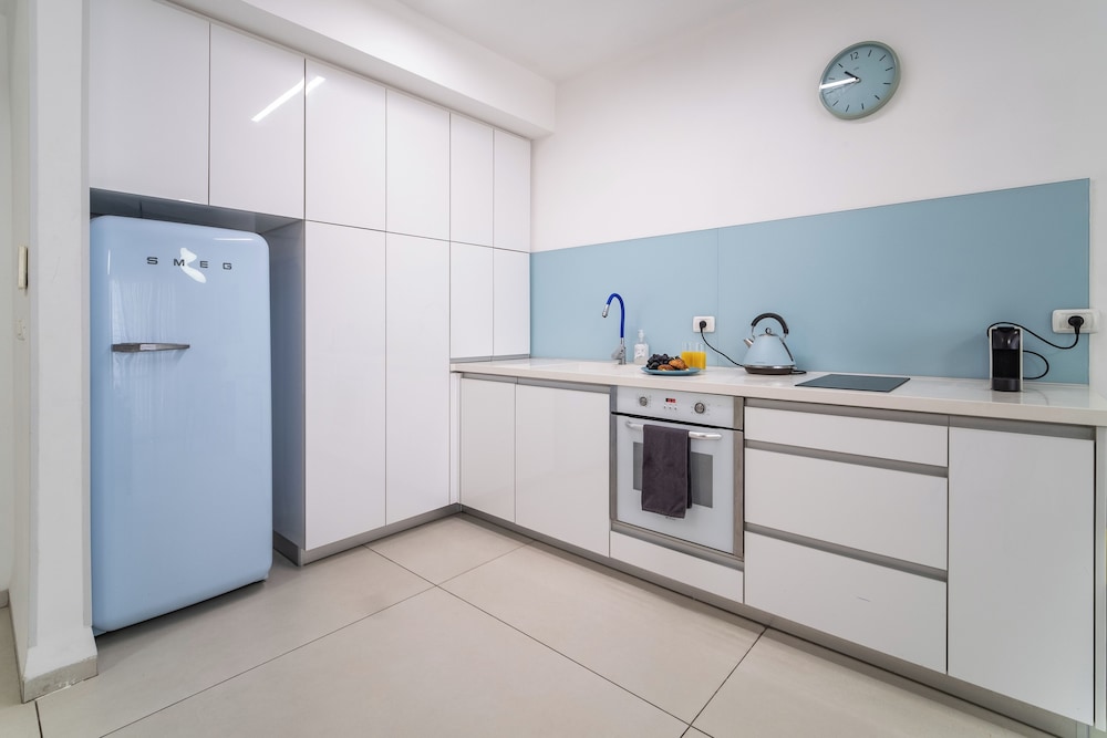 Bat Galim Sea View Balcony by Sea N Rent