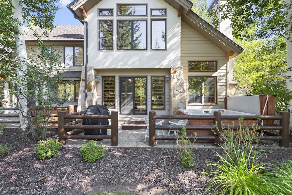 Deer Lake Village at Deer Valley Resort - Four Bedroom Condo with Hot Tub #2478 4 Condo