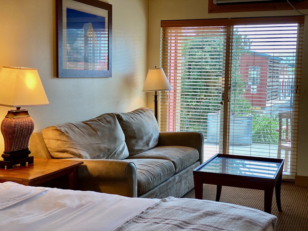 Cousins Country Inn