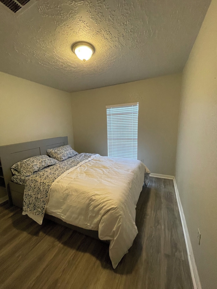 12371 Sharpview Dr