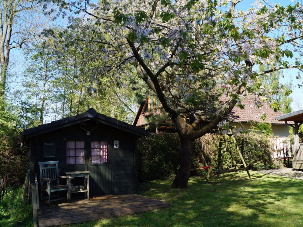 Small House on the Lake view 3