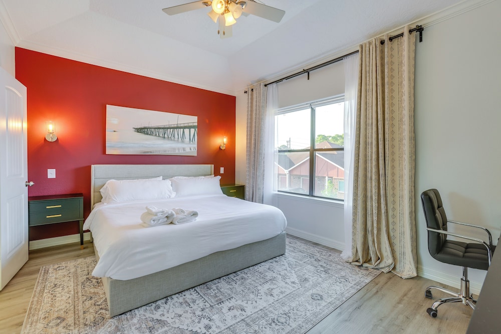 Pet-friendly Duplex Unit in Southwest Houston