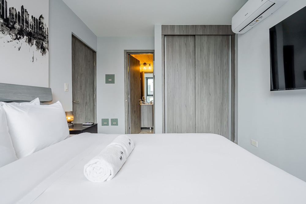 w Situated 1BR w Beautiful View in Calle 50