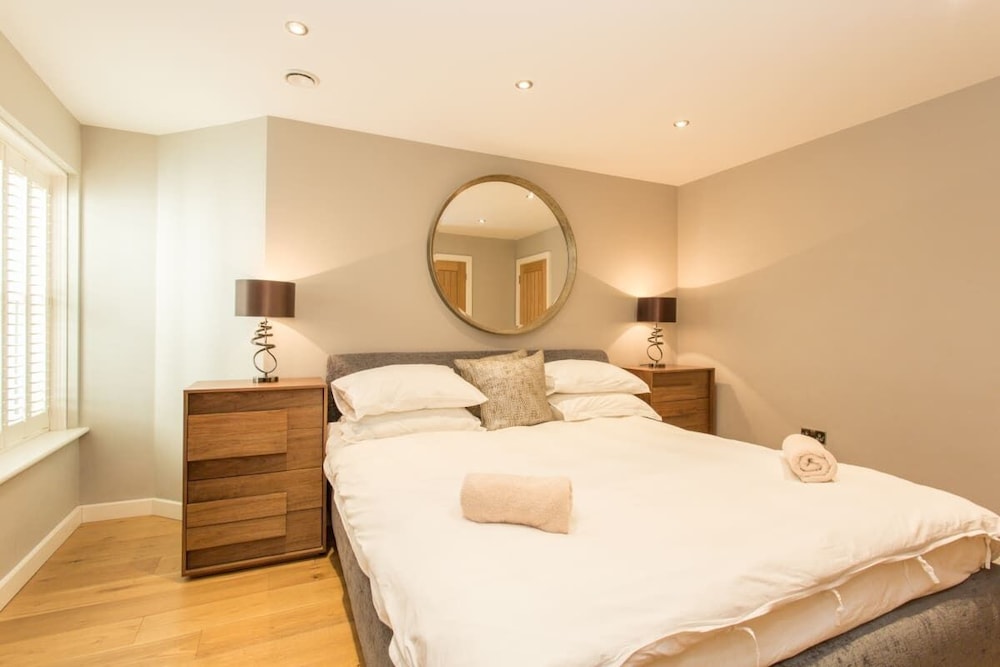 The Sweet Mews - Big & Bright 4bdr Mews Home in Ideal Location