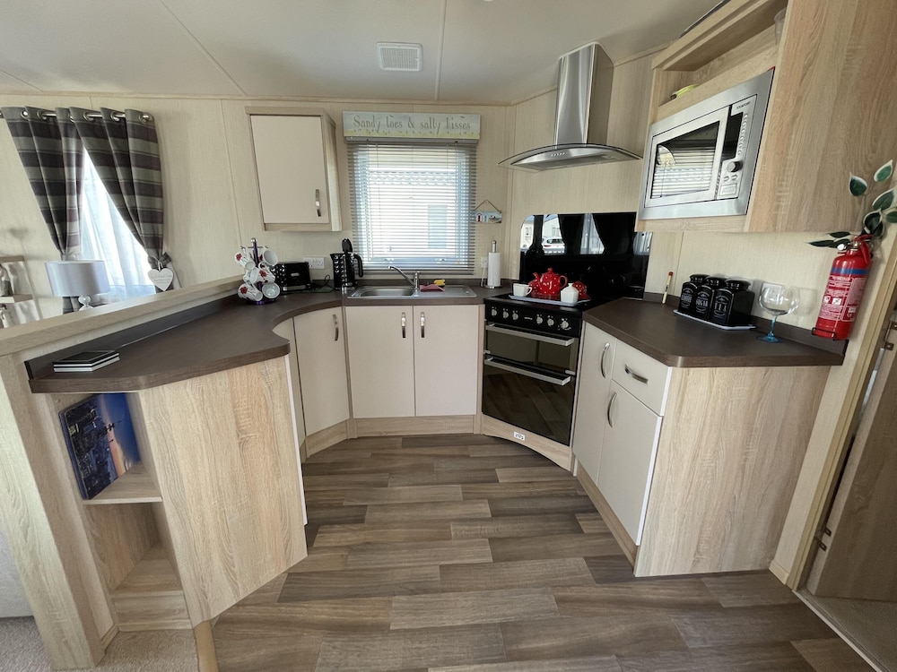 Laineys Haven Caravan at Silversands view 4