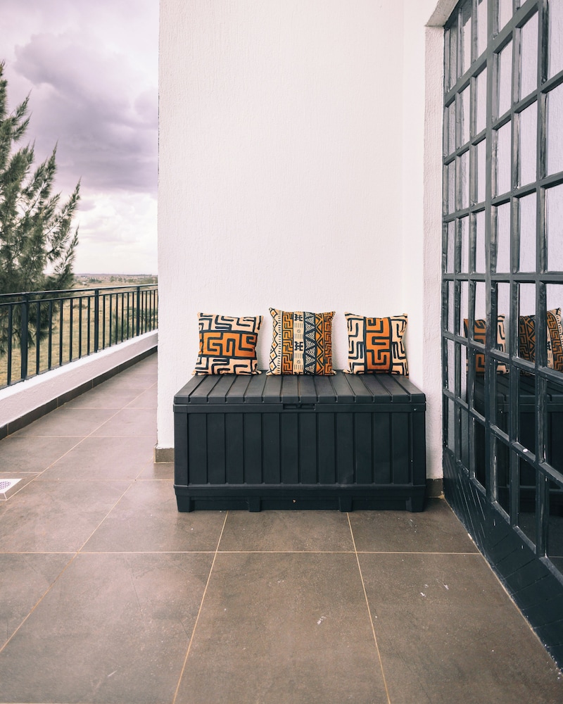 Skyhut Boutique House