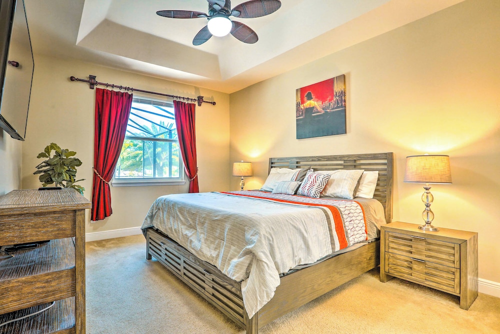 Hot Tub & Pool: Tropical Retreat in Cape Coral! view 5