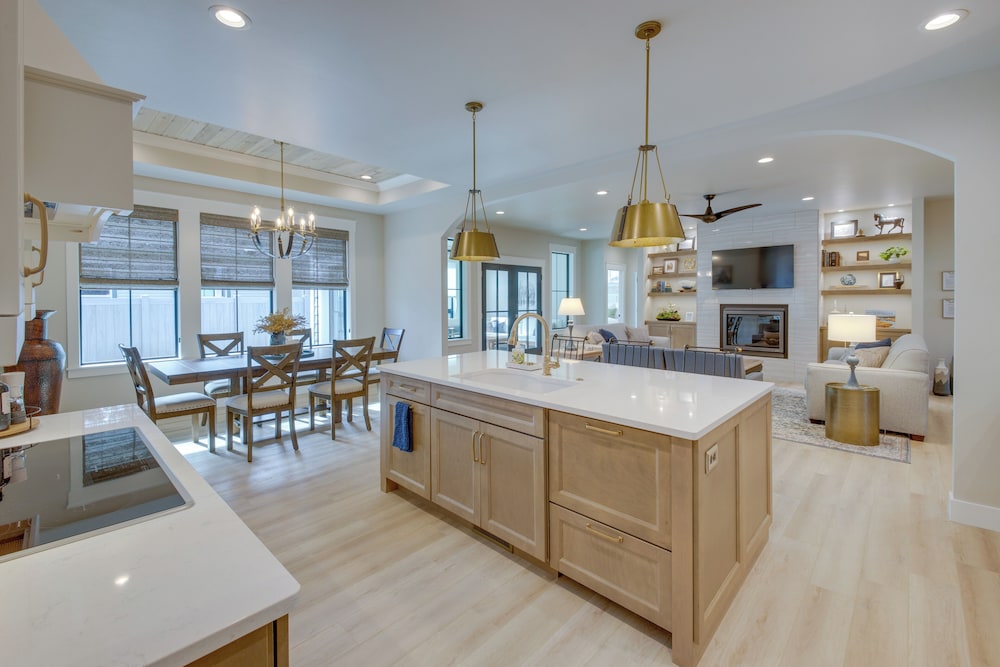 Red Lodge Home w/ Private Hot Tub & Fire Pit!