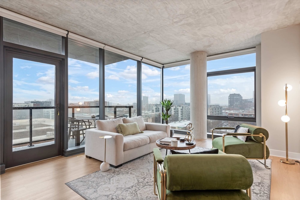 West Loop Group Hub 3 Modern 2BR Apartments