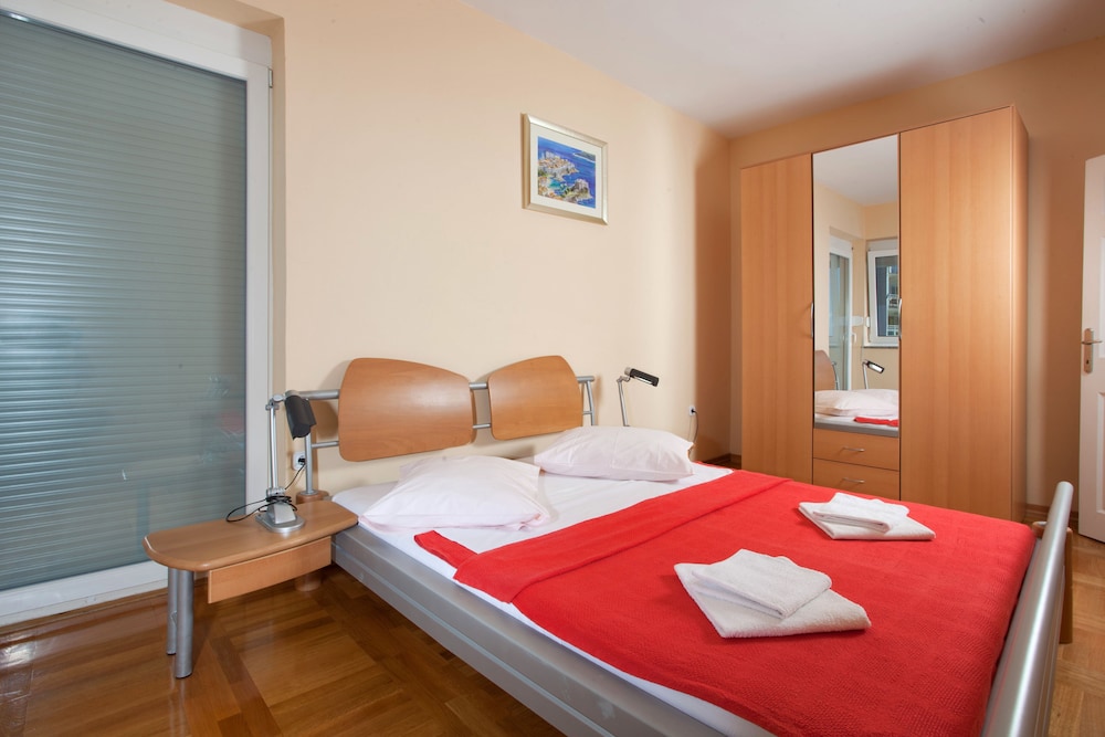 Oaza Apartmani Primosten