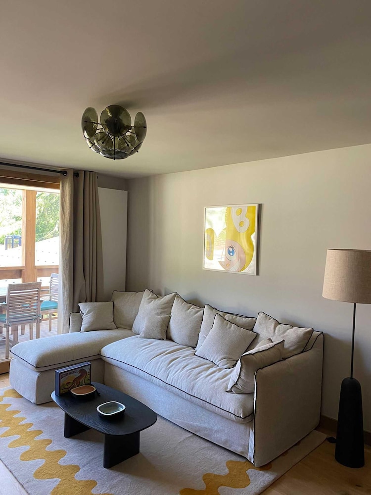 Charming Apt With View 2bd/6p -residence in Mega\