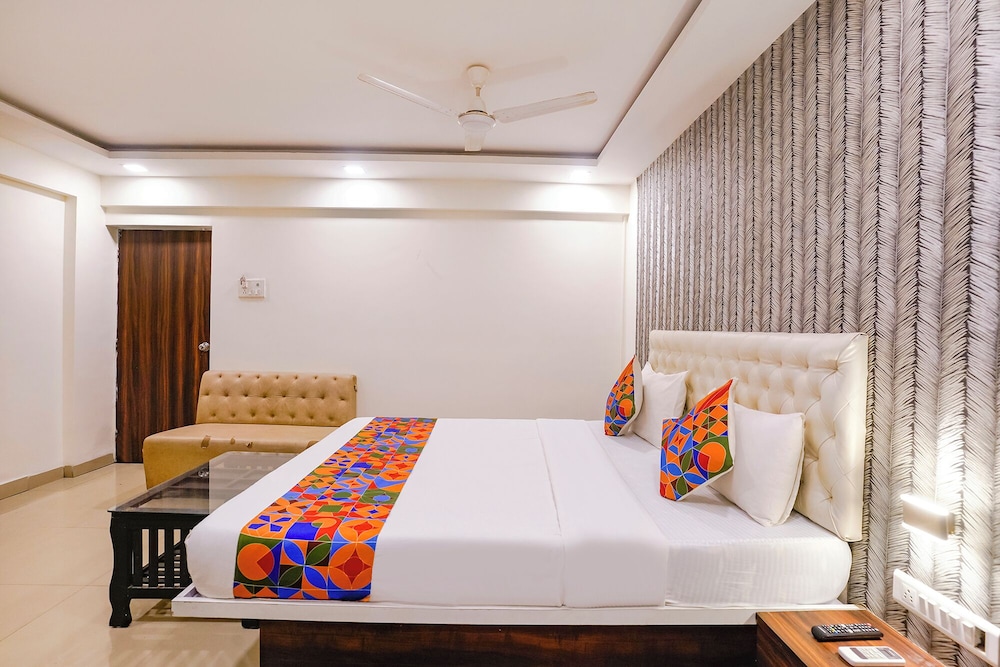 Fabhotel Arsh Executive Inn