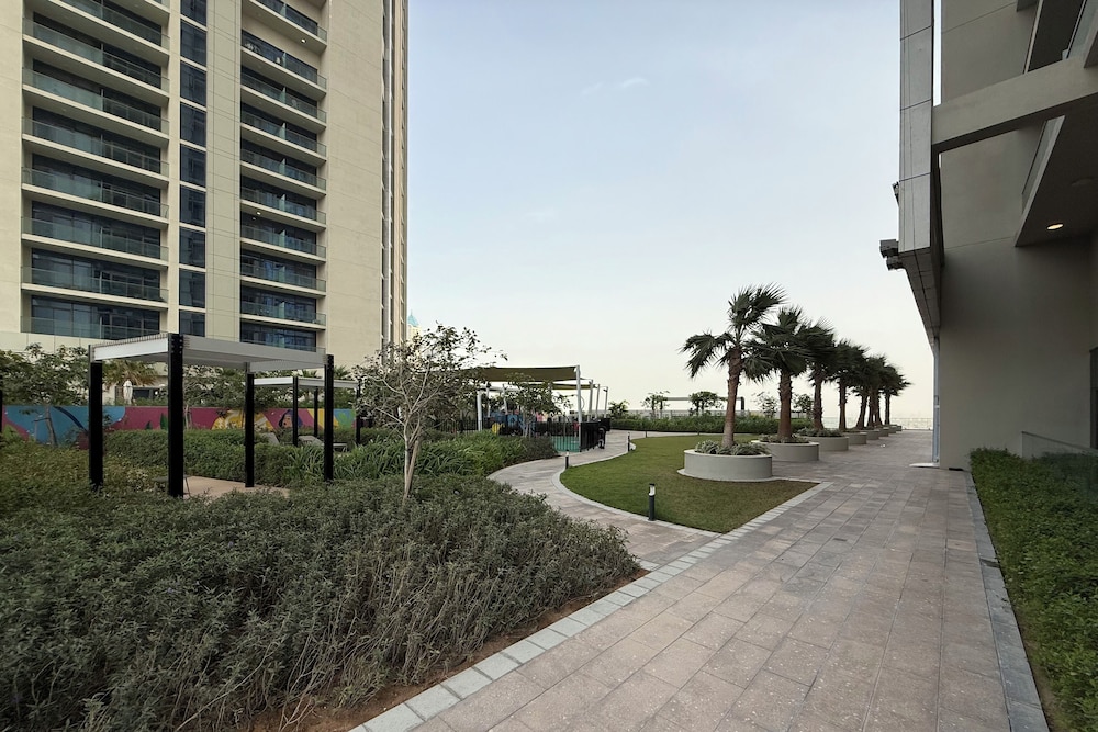 Cozy 2BR in Business Bay Aykon Tower