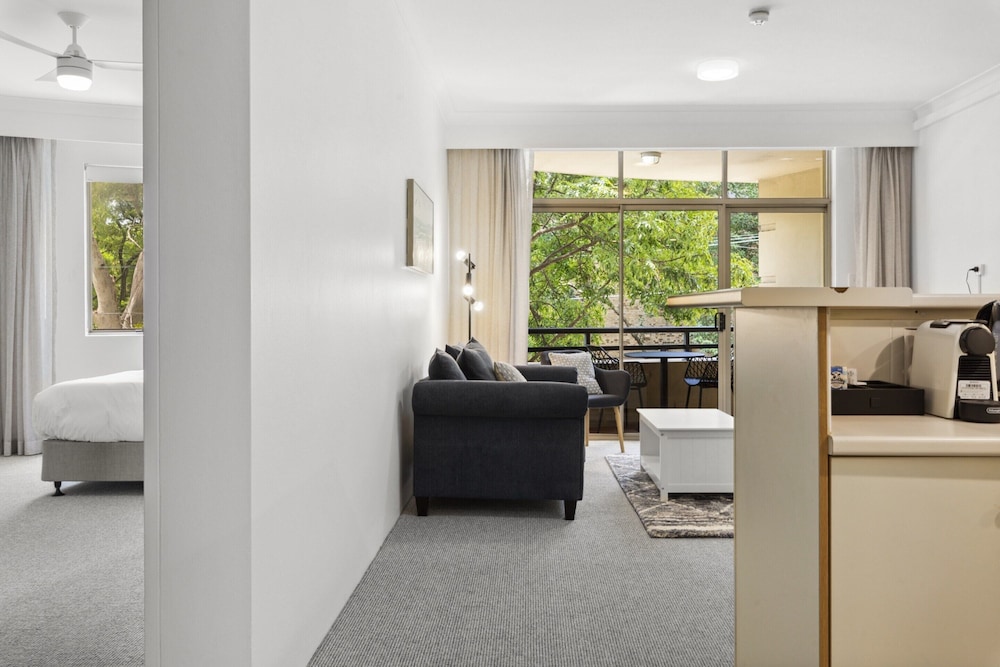 Chic Urban Escape in Vibrant Camperdown