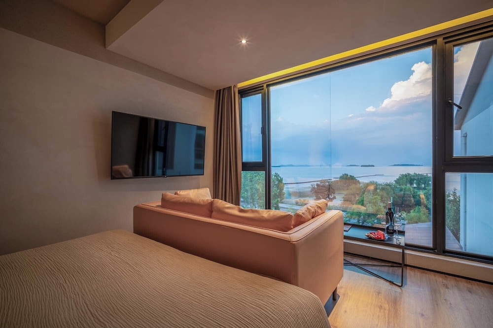 CLOUD RETREAT