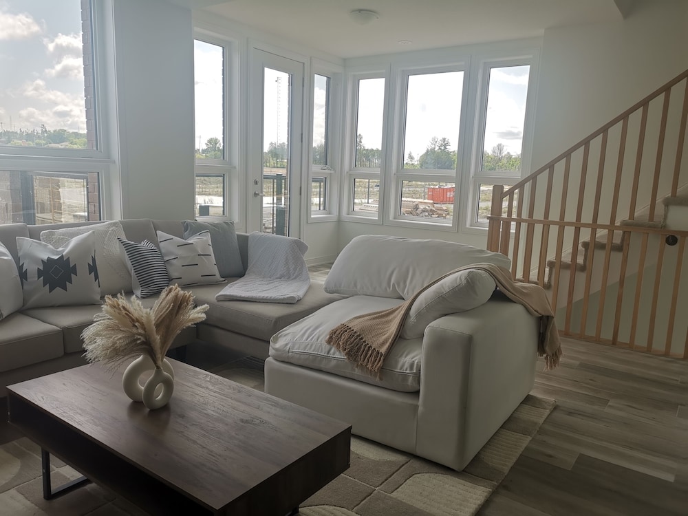 Barrie Comfort Lodging