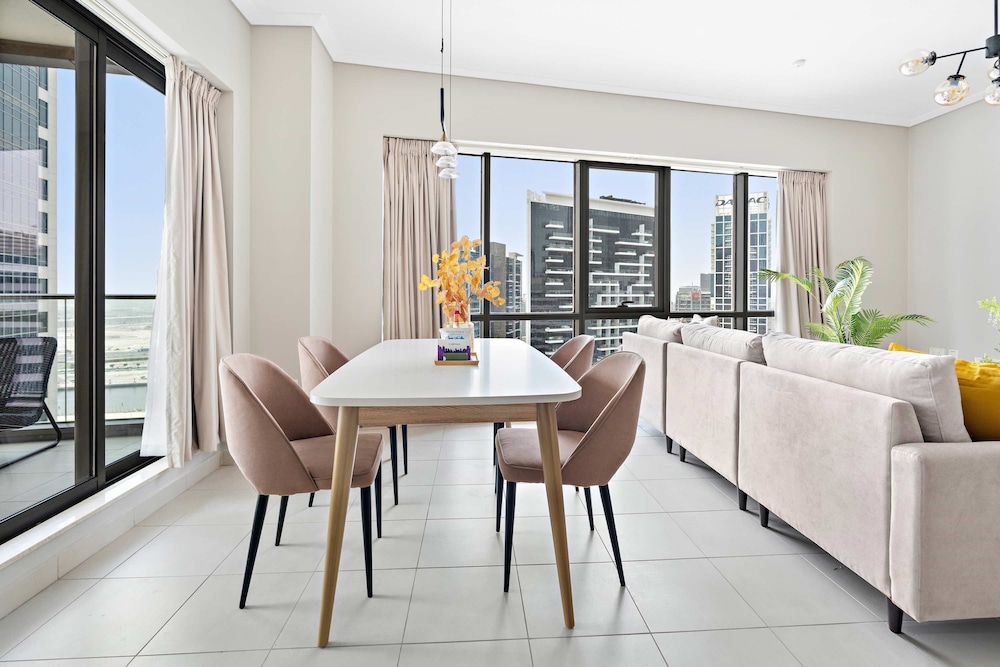 Silkhaus High Floor With Big Balcony Downtown