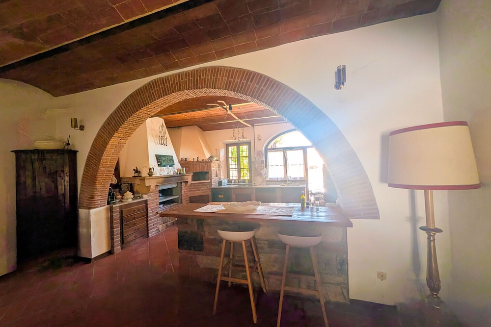 Villa Poggio al Coniglio a Suvereto con Piscina