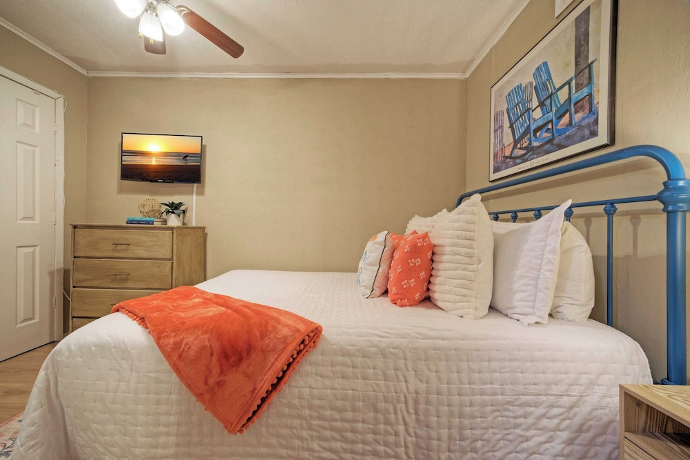 Private Balcony w/ Ocean View Pool & Hot Tub Access Ocean Echo by Avantstay